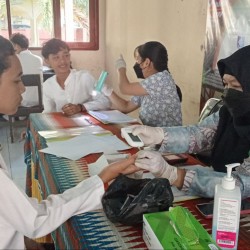 SMAN 2 Gerung Dukung Program Pemerintah melalui Pemeriksaan Kesehatan Siswa oleh Puskesmas Gerung