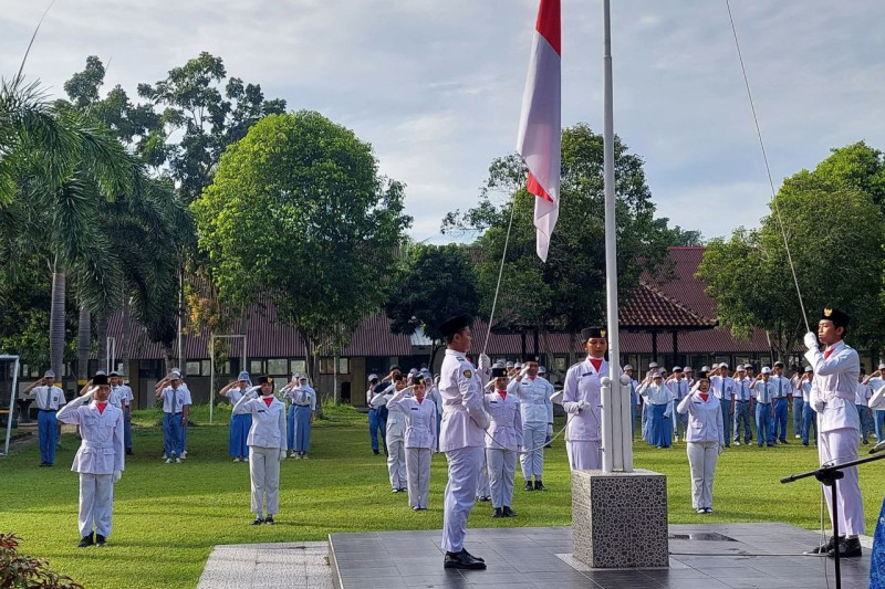 Upacara Peringatan Hari Pahlawan